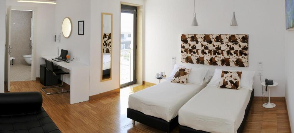 Hotel Del Conte Fondi Kültér fotó